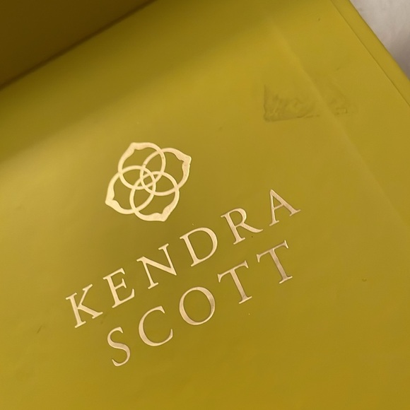 NWOT Kendra Scott Ari Heart gold pendent iridescent necklace new w/ box dust bag - Picture 6 of 7